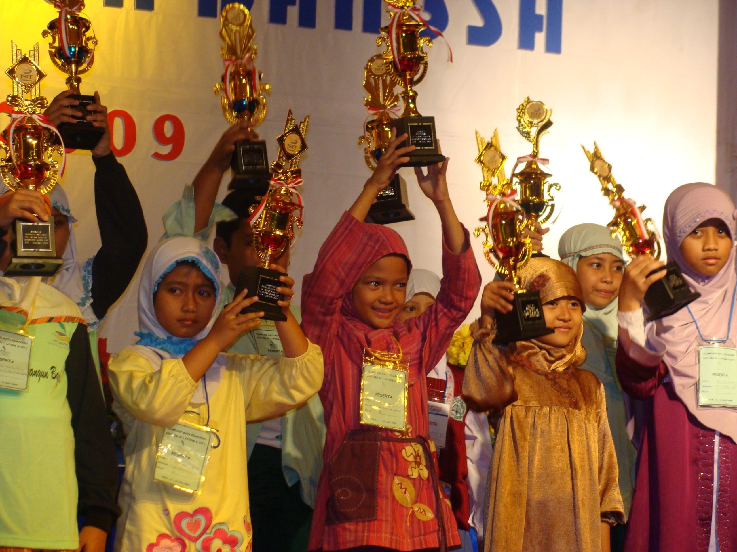Read more about the article Cerpen : Sepenggal Kisah  Mayang